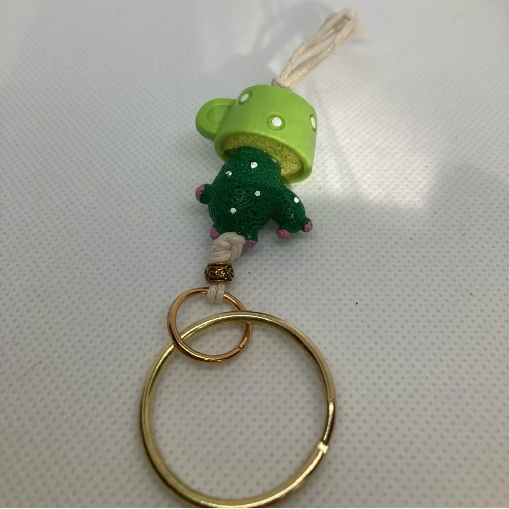 Handcrafted Cactus Macrame Keychain - Picture 2 of 7
